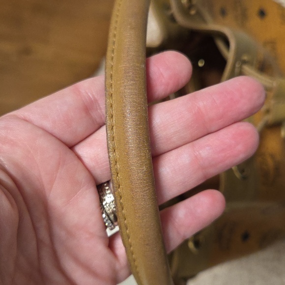 Authentic MCM Visetos Coated Canvas Heritage
Drawstring Bucket Bag Cogna… - Picture 12 of 15